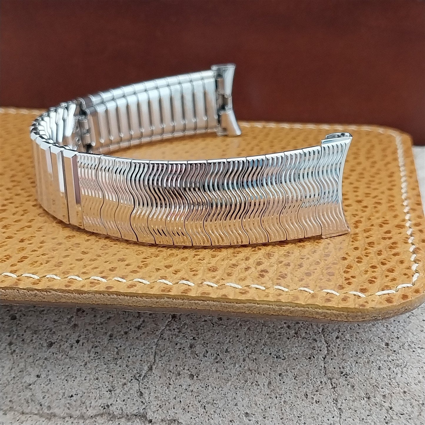 18mm 19mm White Gold-Filled Classic Kreisler USA nos 1960s Vintage Watch Band