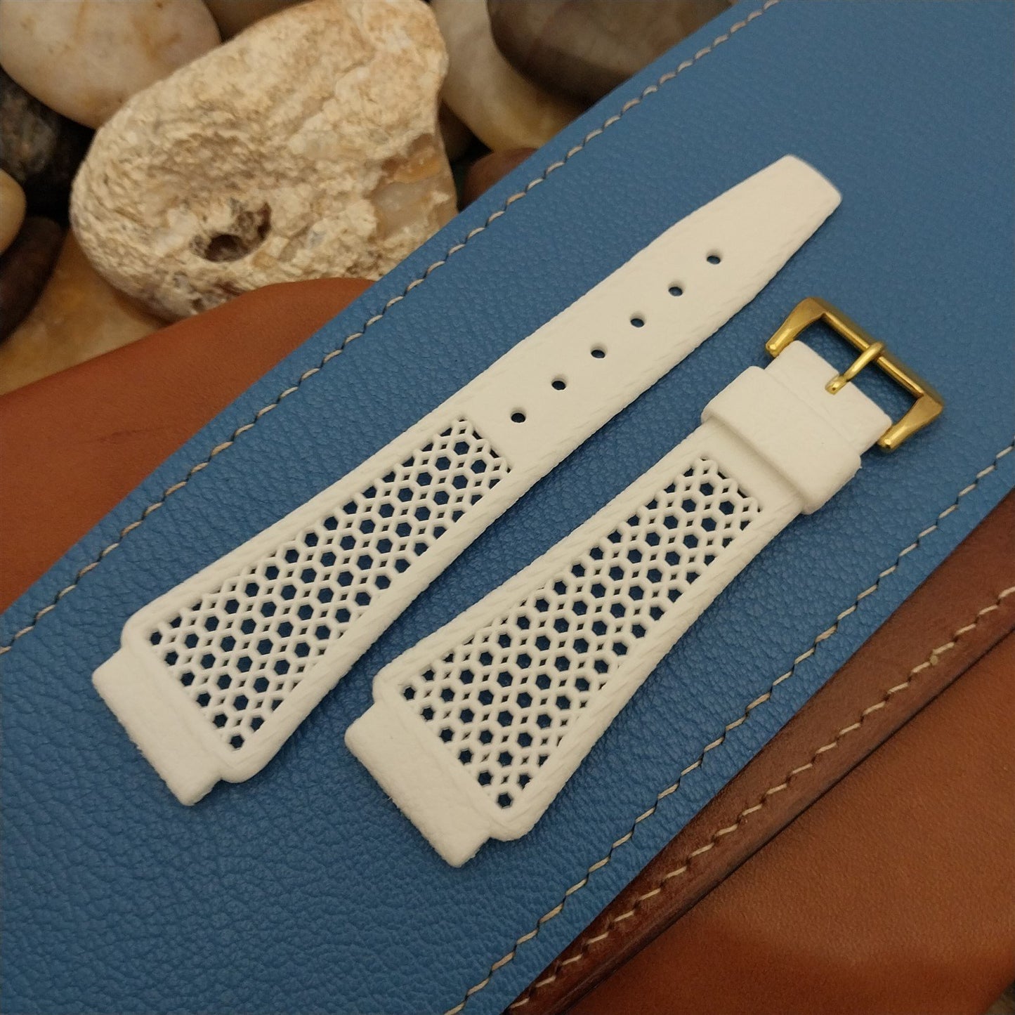 Vintage 18mm Flared Rally White & Gold-Tone Buckle Swiss 1970s Unused Watch Band