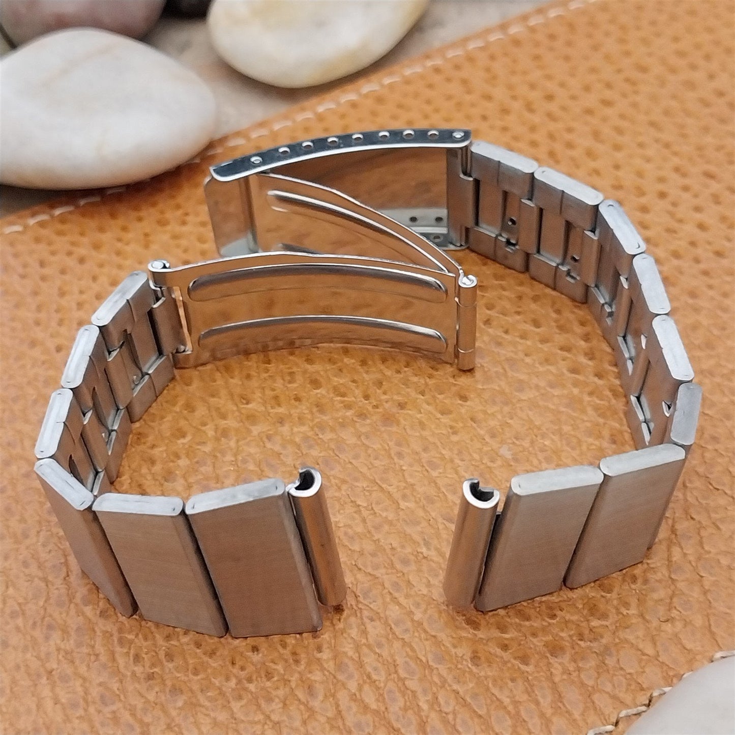 Vintage 18mm Stainless Steel Classic 1970s Flared Flat-Link Unused Watch Band