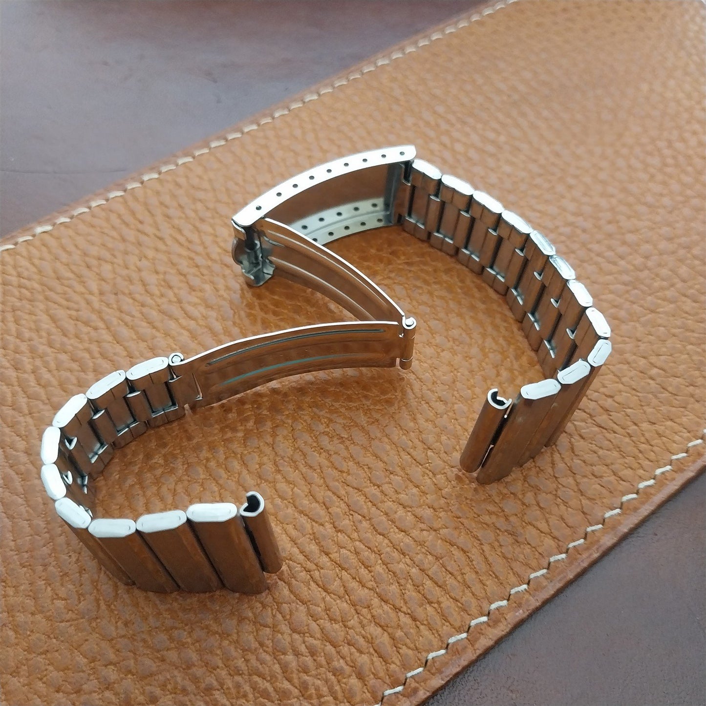 Vintage 19mm Stainless Steel Flared-End nos Unused 1970s Classic Watch Band