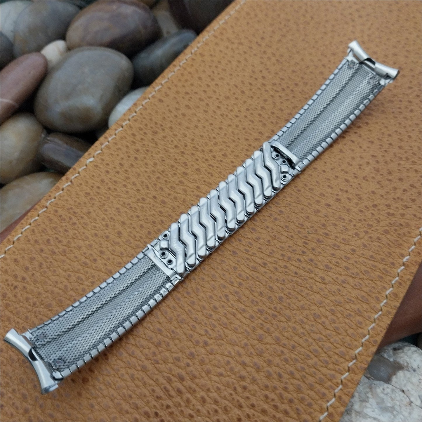 18mm 19mm Kreisler USA Stainless Steel nos Classic 1960s Vintage Watch Band