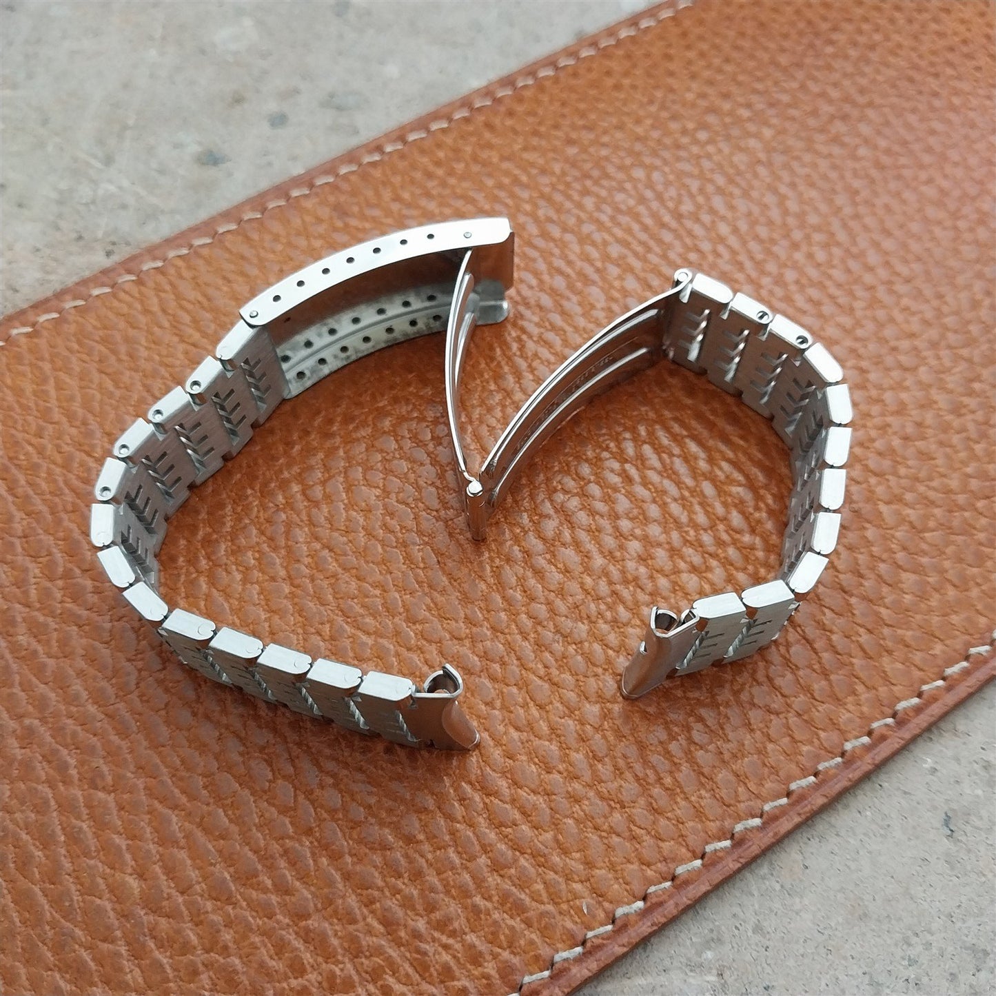 19mm 18mm 17mm Bulova Solid-Link Stainless Steel 1970s Vintage Watch Band
