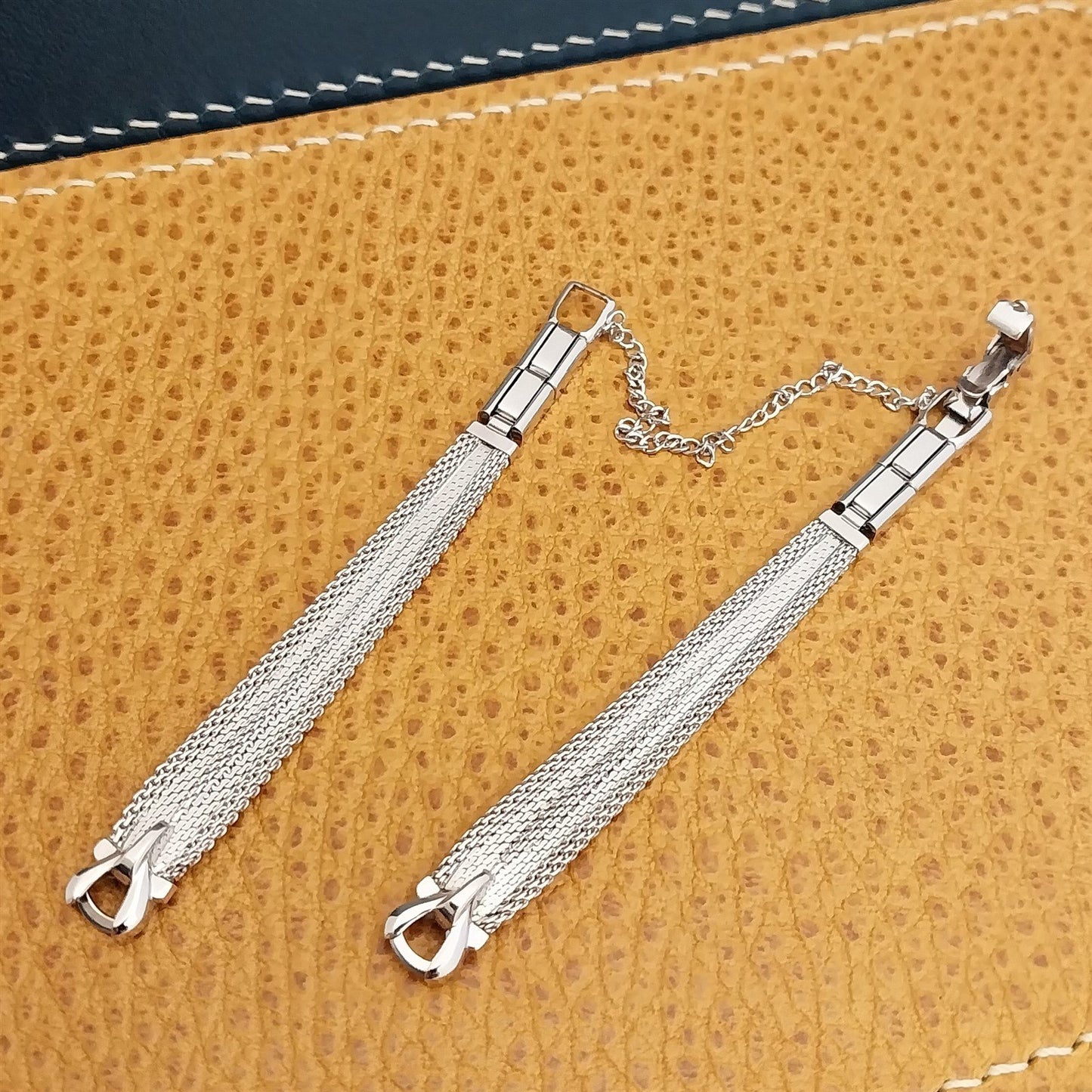 Vintage White Gold-Filled Mesh Cocktail Watch Bracelet nos 1960s-1970s Speidel