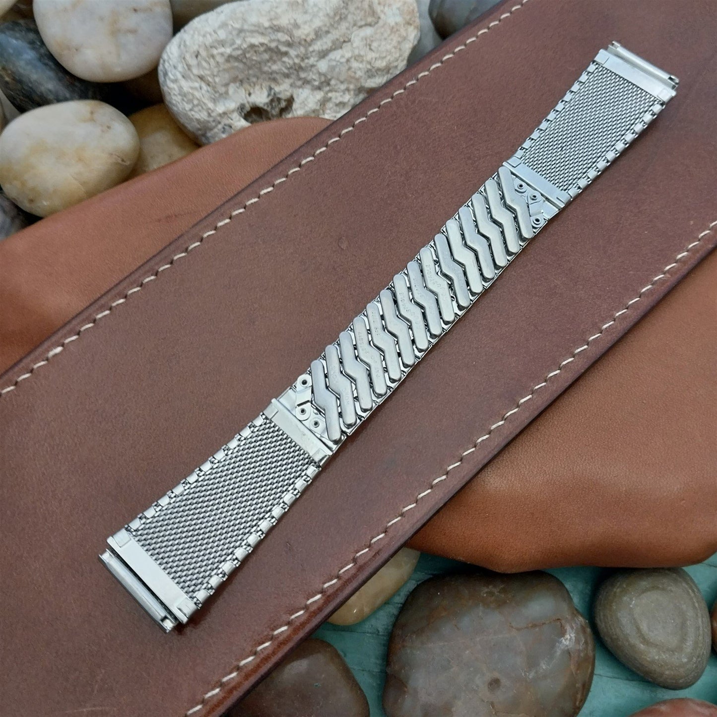 1970s 17.2mm Stainless Steel T77 Flared Expansion nos Vintage Watch Band Unused
