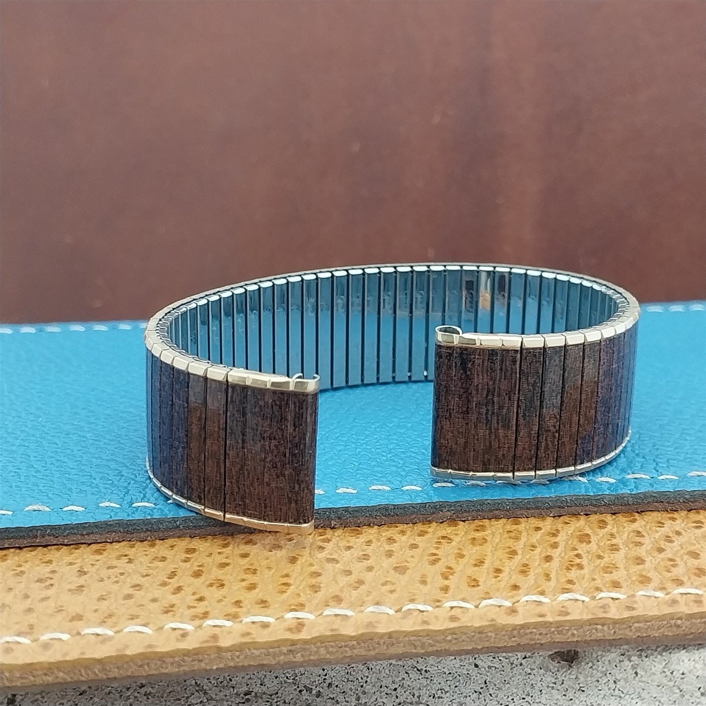 11/16" 17.2mm Speidel Thinline USA Gold & Woodgrain Unused Vintage Watch Band