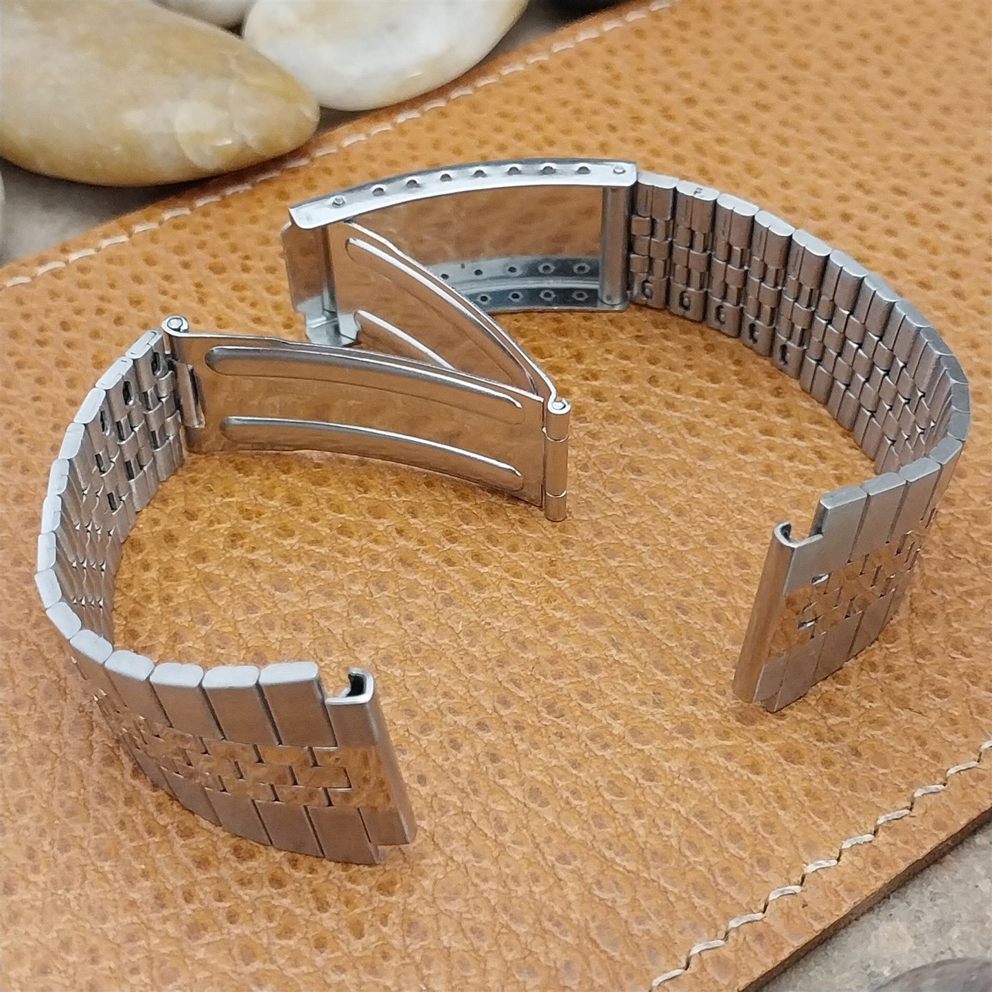 18mm 1970s Vintage Stainless Steel Classic Flared NOS Unused Watch Band