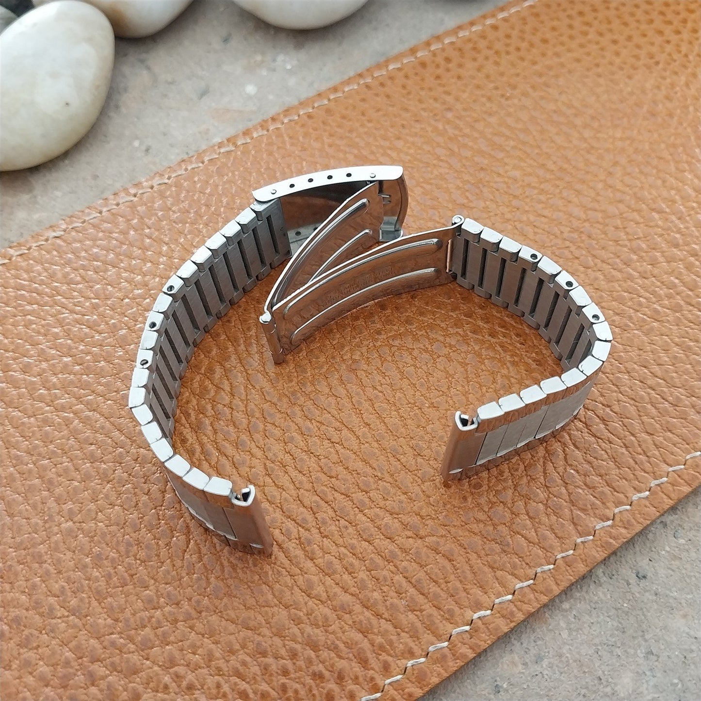 Bulova Accutron 17.2mm Flared Stainless Steel Unused Vintage Watch Band