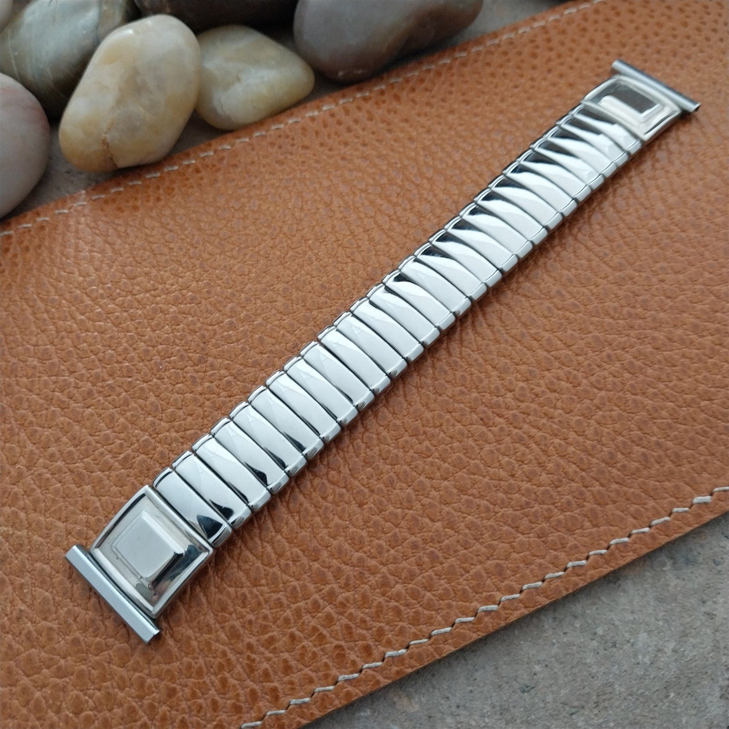 Short 1960s Bellavance Stainless Steel CLassic Stretch nos Vintage Watch Band
