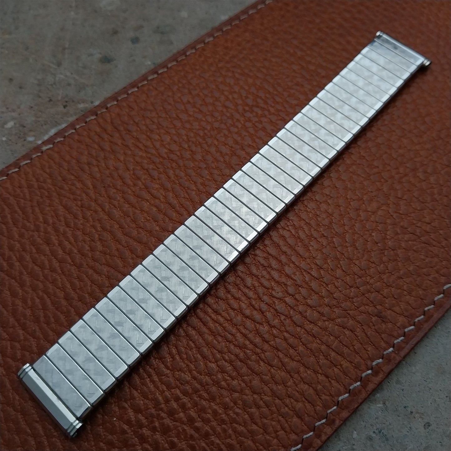 Kreisler 19mm 18mm 17mm White Gold-Fill DuraFlex 1960s Unused Vintage Watch Band