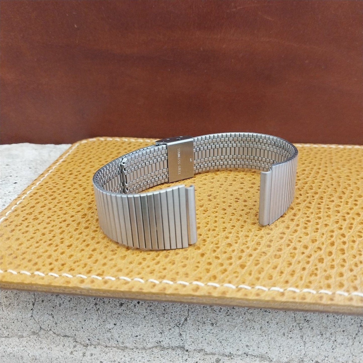 18mm Pryngeps Stainless Steel Unused nos Vintage Watch band