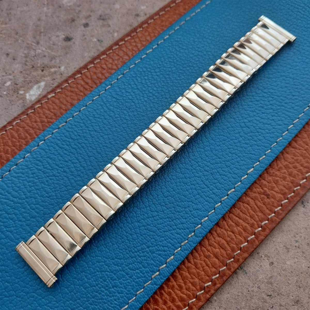 19mm 18mm Lenox Gold-Filled Stretch Unused 1960s Vintage Watch Band