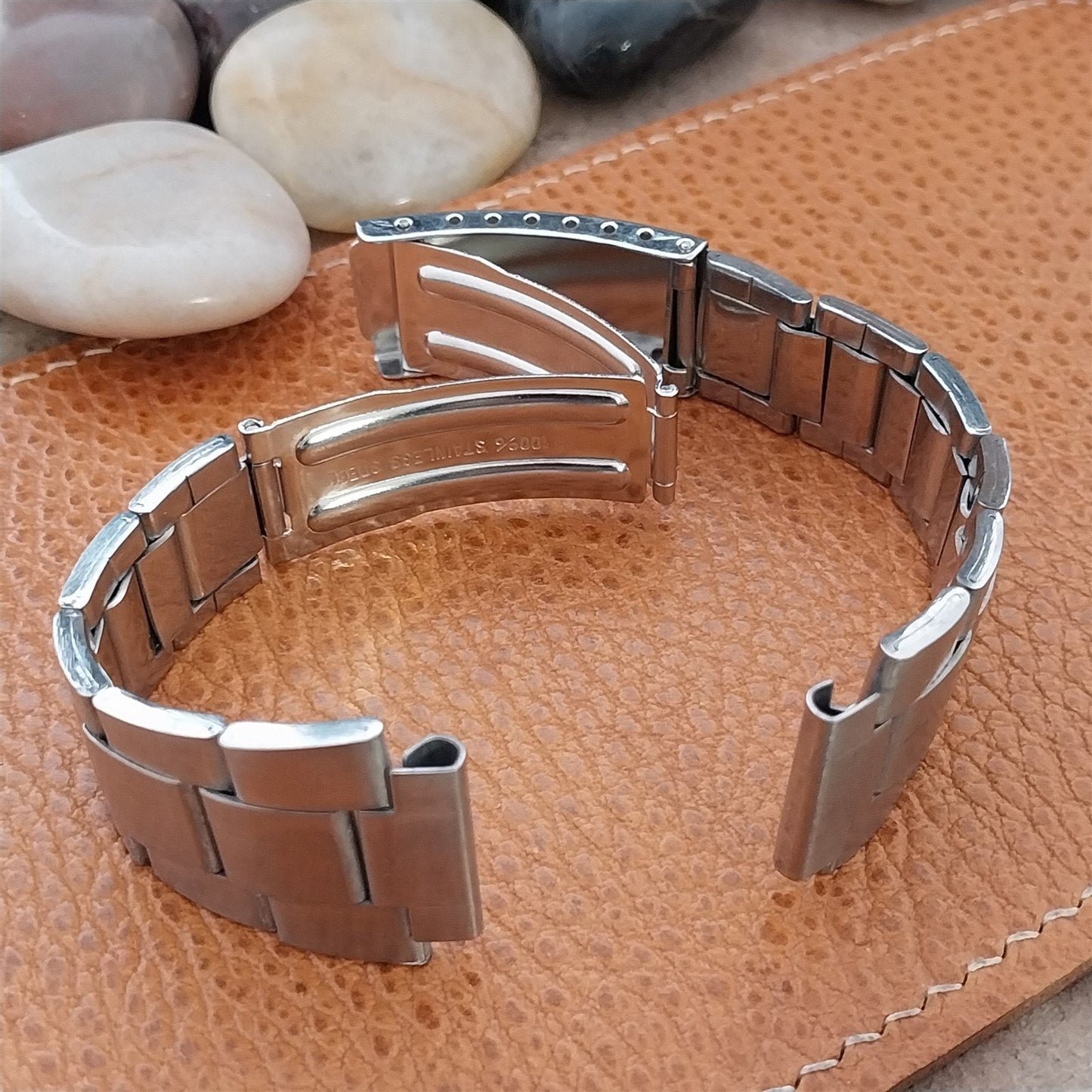 Vintage 18mm Flared Stainless Steel Unused nos Classic 1970s Watch Band