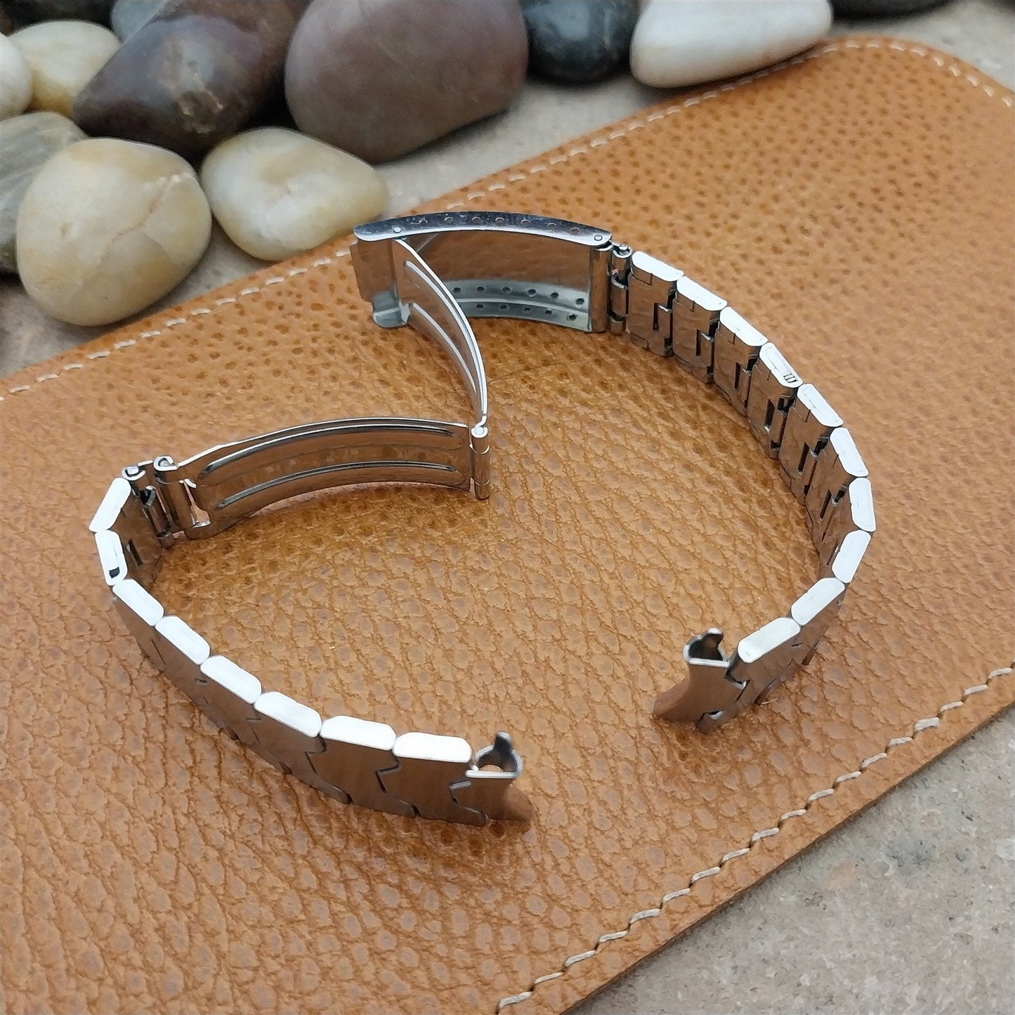 Vintage 17.2mm Stainless Steel Flared Unused nos Classic Watch Band