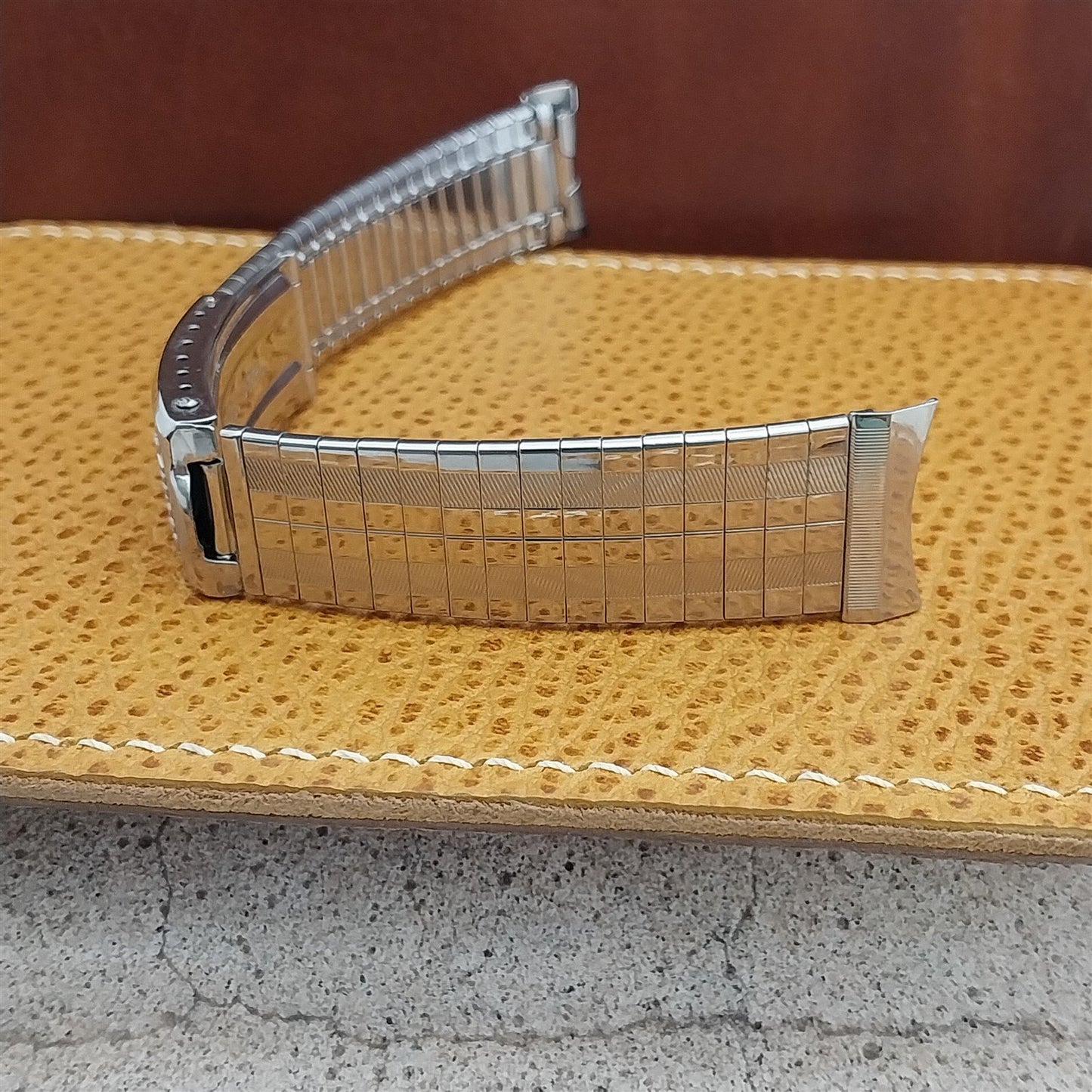 19mm 18mm Milus Stainless Steel nos Unused Classic 1970s Vintage Watch Band