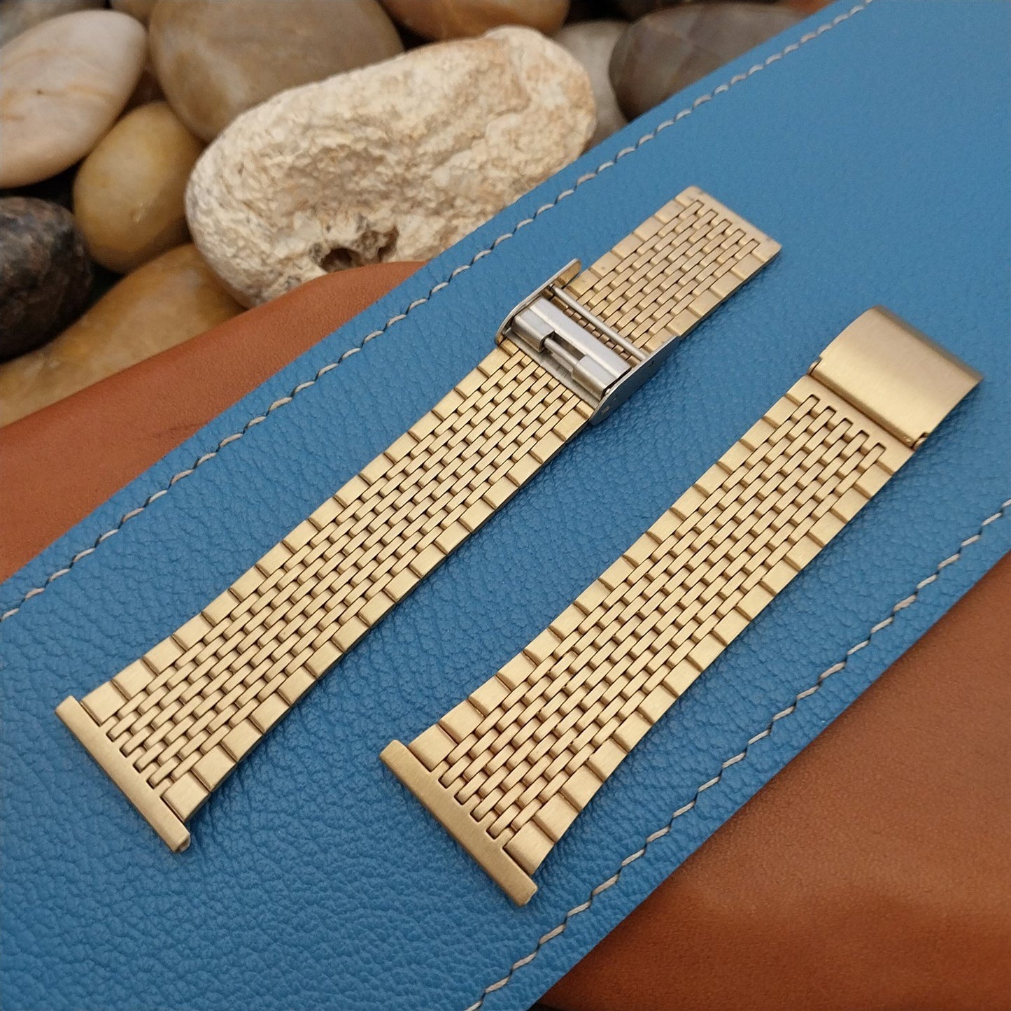 22mm Gold-Tone nos Classic 1970s-1980s Unused Vintage Watch Band