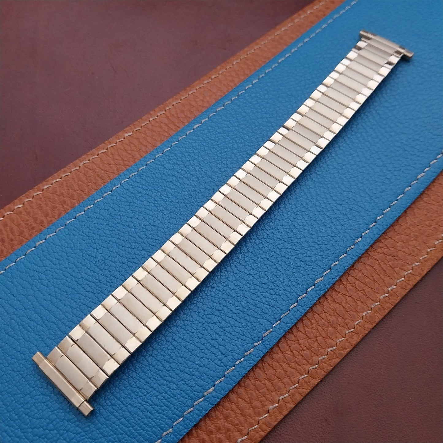 20mm 18mm Speidel Wide Radial Yellow Gold-Tone nos Long 1970s Vintage Watch Band