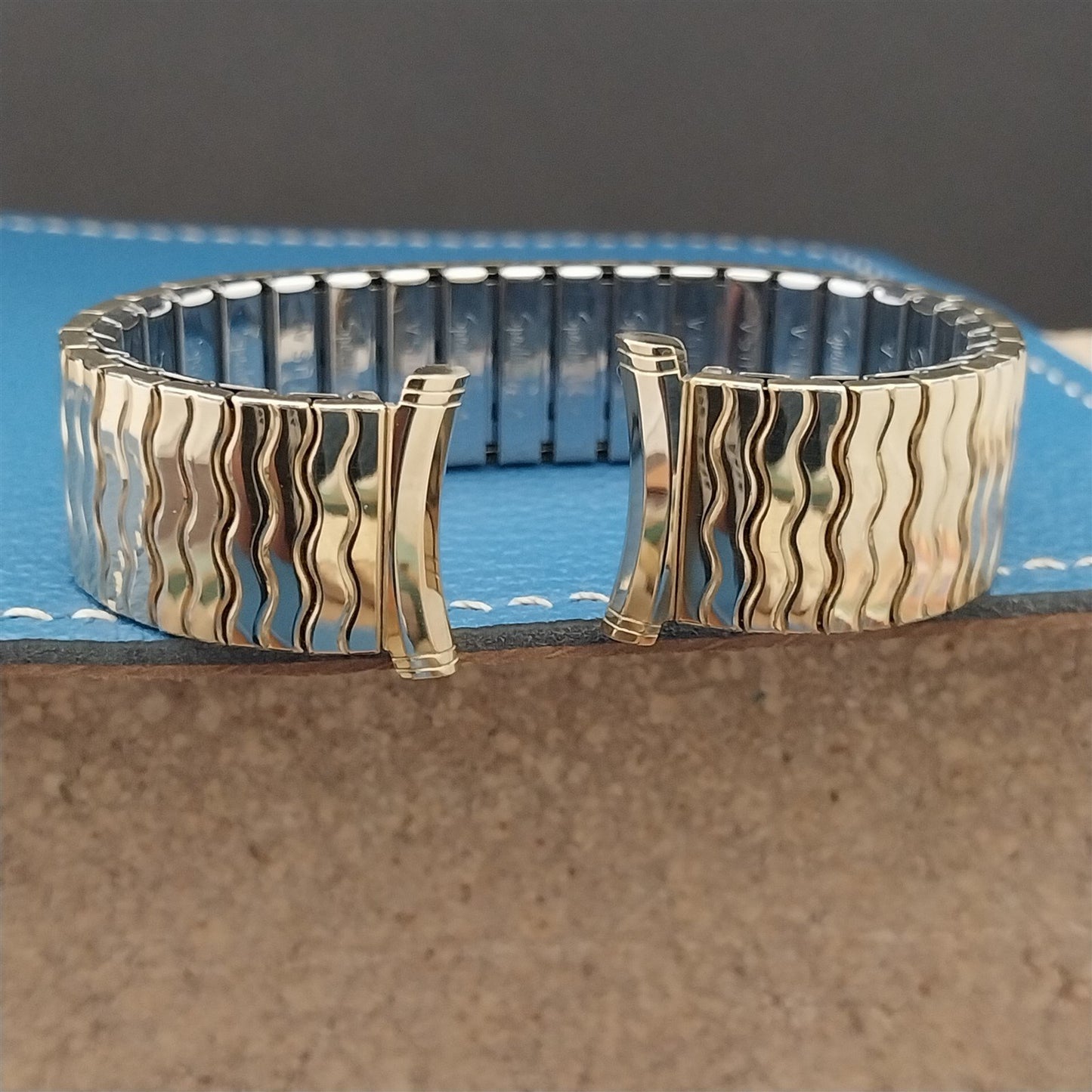 19mm 18mm 10k yellow Gold-Filled Speidel Riptide nos Vintage Watchband