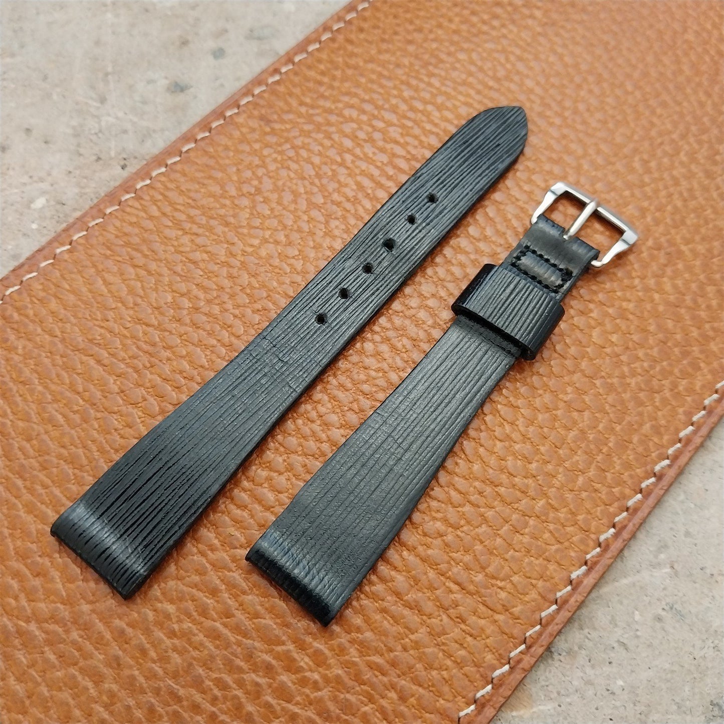 5/8" Bulova Caravelle Tapered Leather nos Unused 1970s Vintage Watch Band