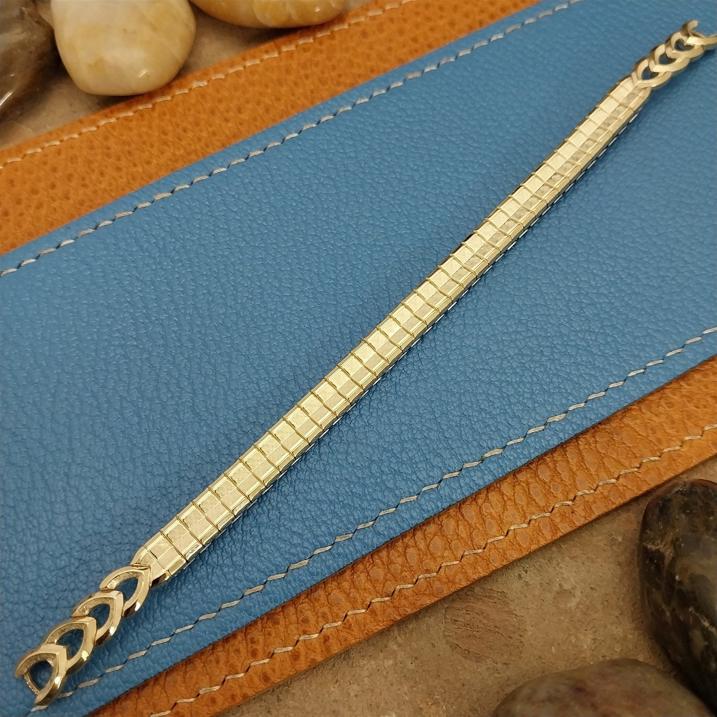 Long Ladies Yellow Gold-Filled Speidel String of Hearts MIP Vintage Watch Band