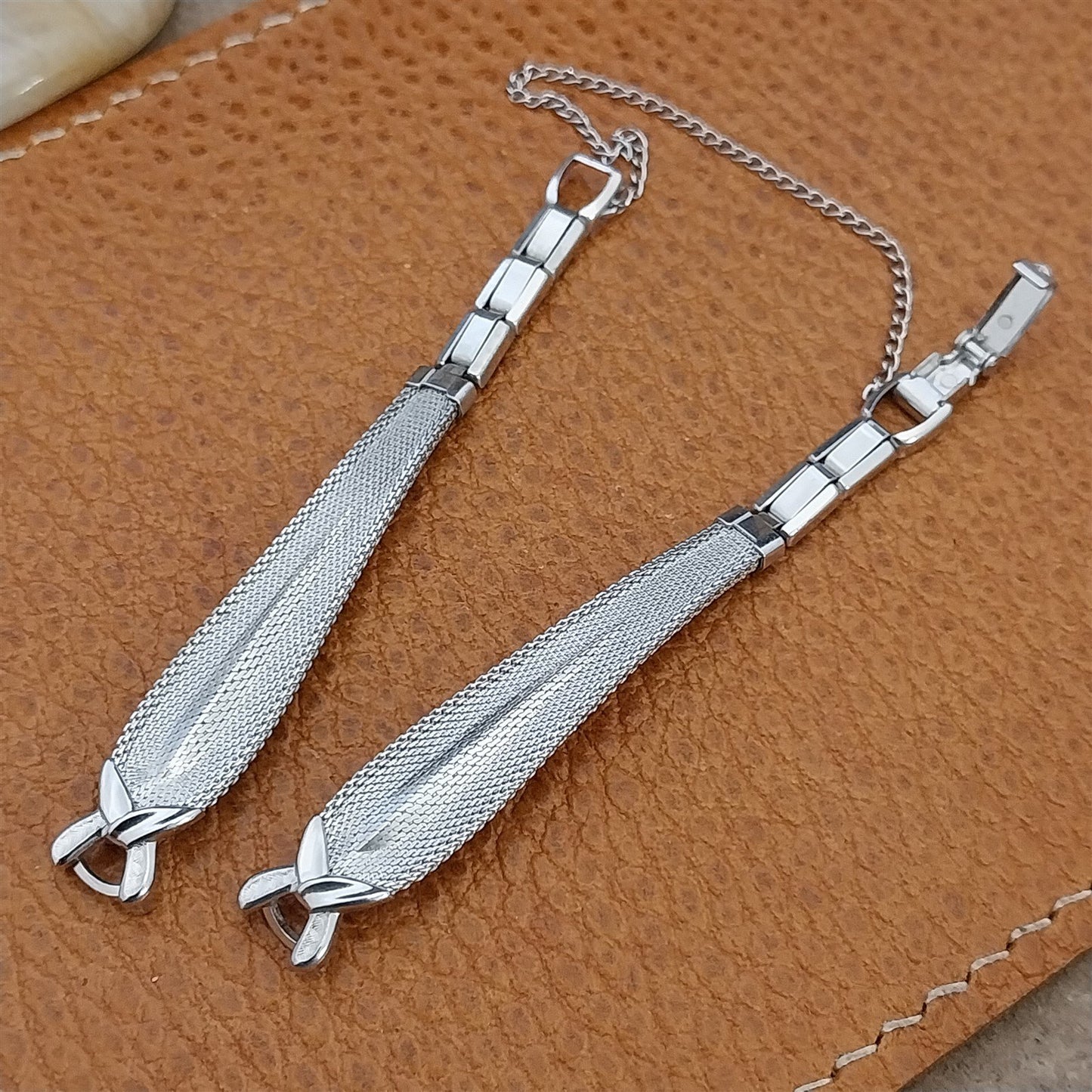White Gold-Fill Mesh Ladies Speidel Teardrop 1960s Vintage Cocktail Watch Band