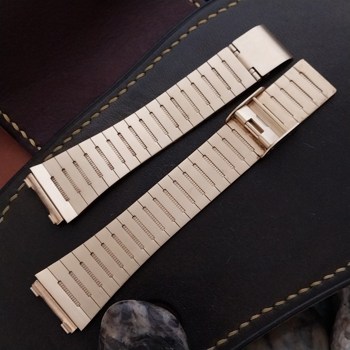 Bulova 18mm Flared 2-Piece Yellow Gold-Tone Unused 1970s Watch Band