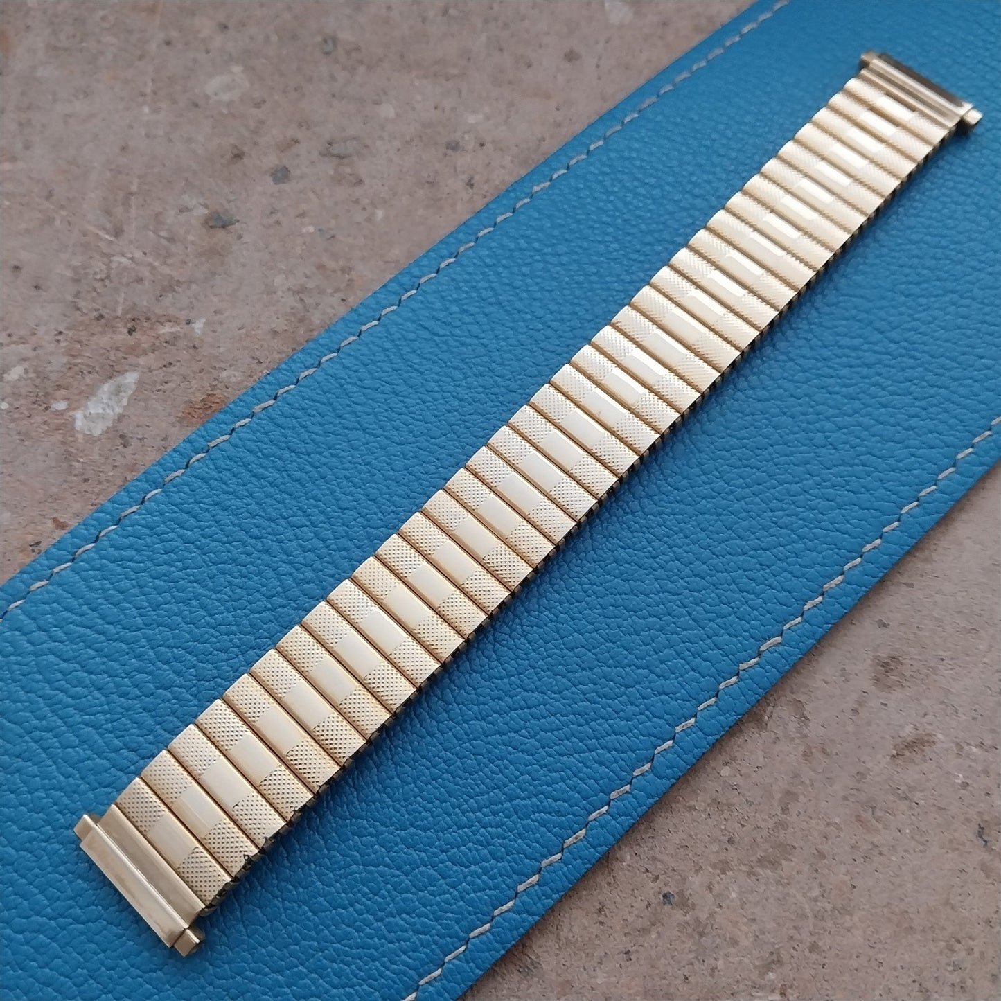 Timex MG59 Yellow Gold-Tone 16mm 18mm 20mm Expansion Unused 1970s Watch Band