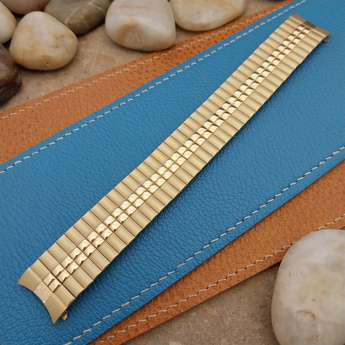 19mm Speidel Yellow Gold-Tone Wide Long Unused Classic 1980s Stretch Watch Band