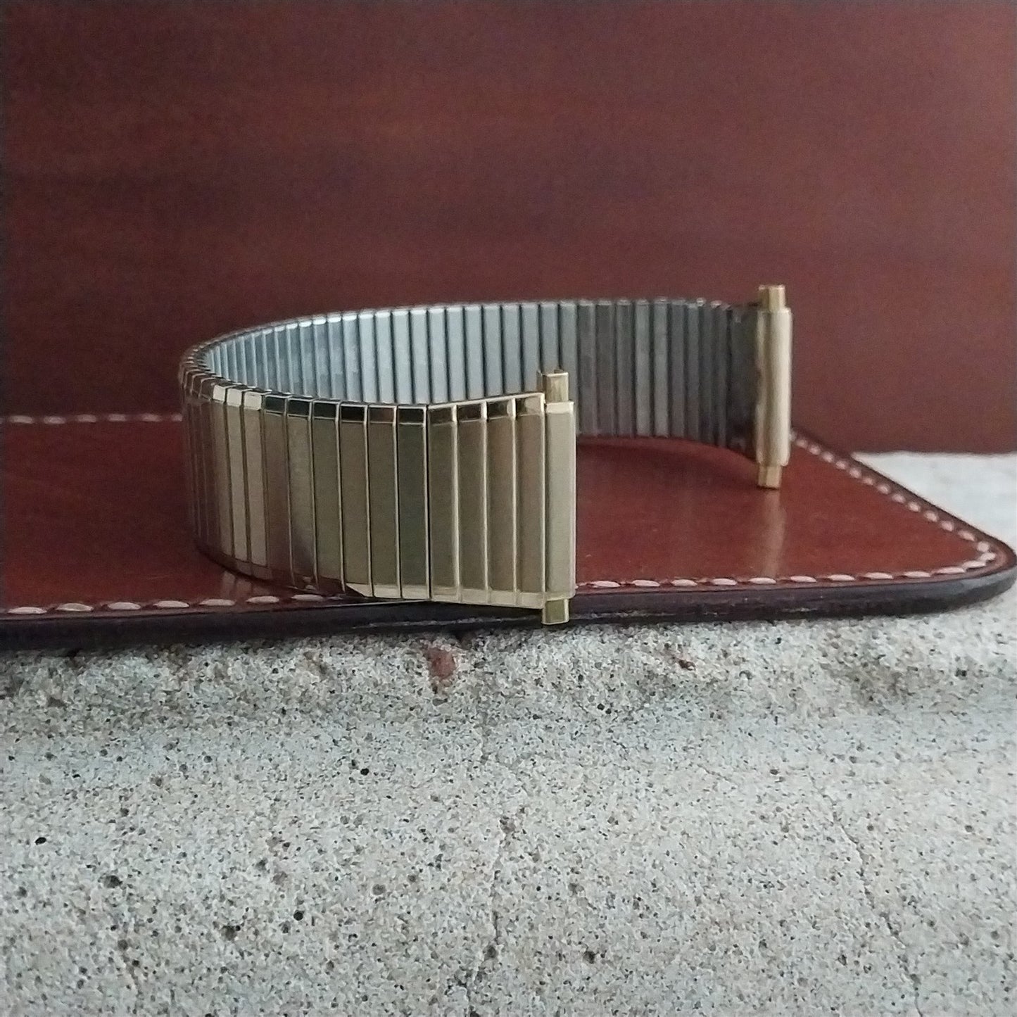 18mm 19mm 20mm 1970s Speidel Gold-Tone Speidel Flared Unused Watch Band
