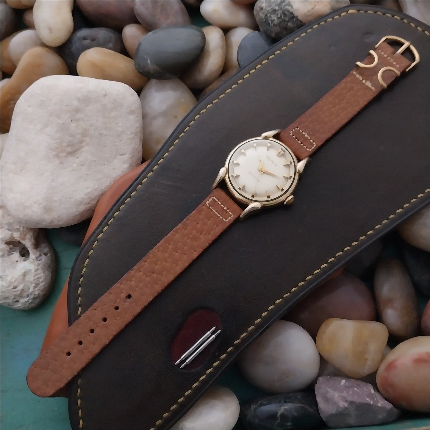 5/8" Short Pigskin & Gold-Tone Buckle and Keeper 1950s Unused Vintage Watch Band