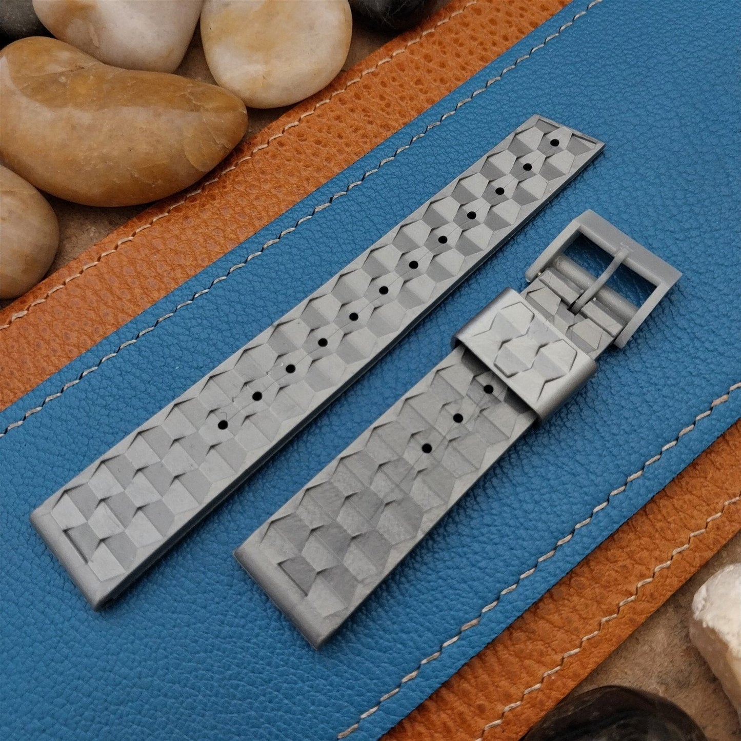 19mm Waffle Skindiver Gray Classic 1960s Diver Unused nos Vintage Watch Band