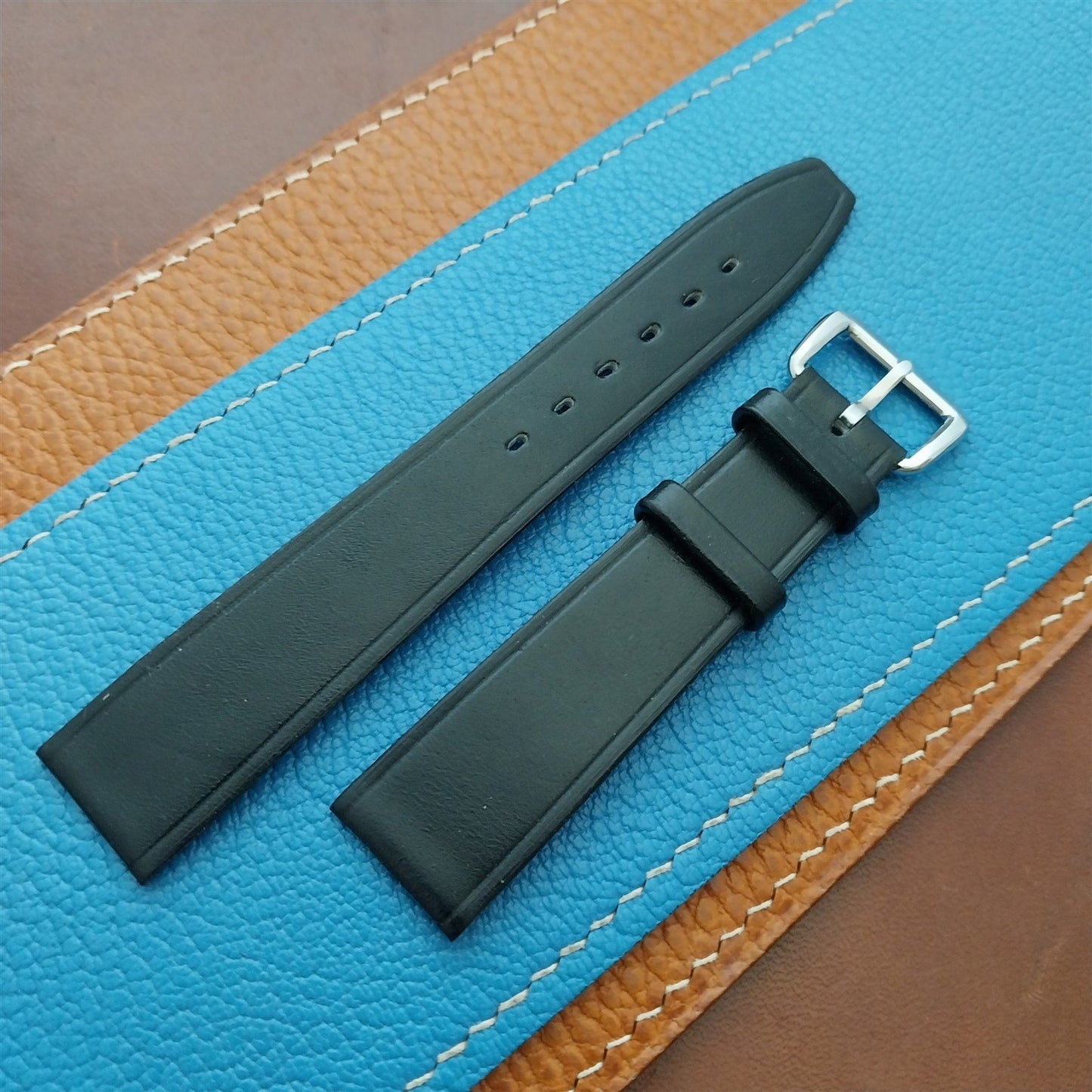 1960s 18mm Black Leather Classic Tapered 2-Keeper Unused Vintage Watch Strap