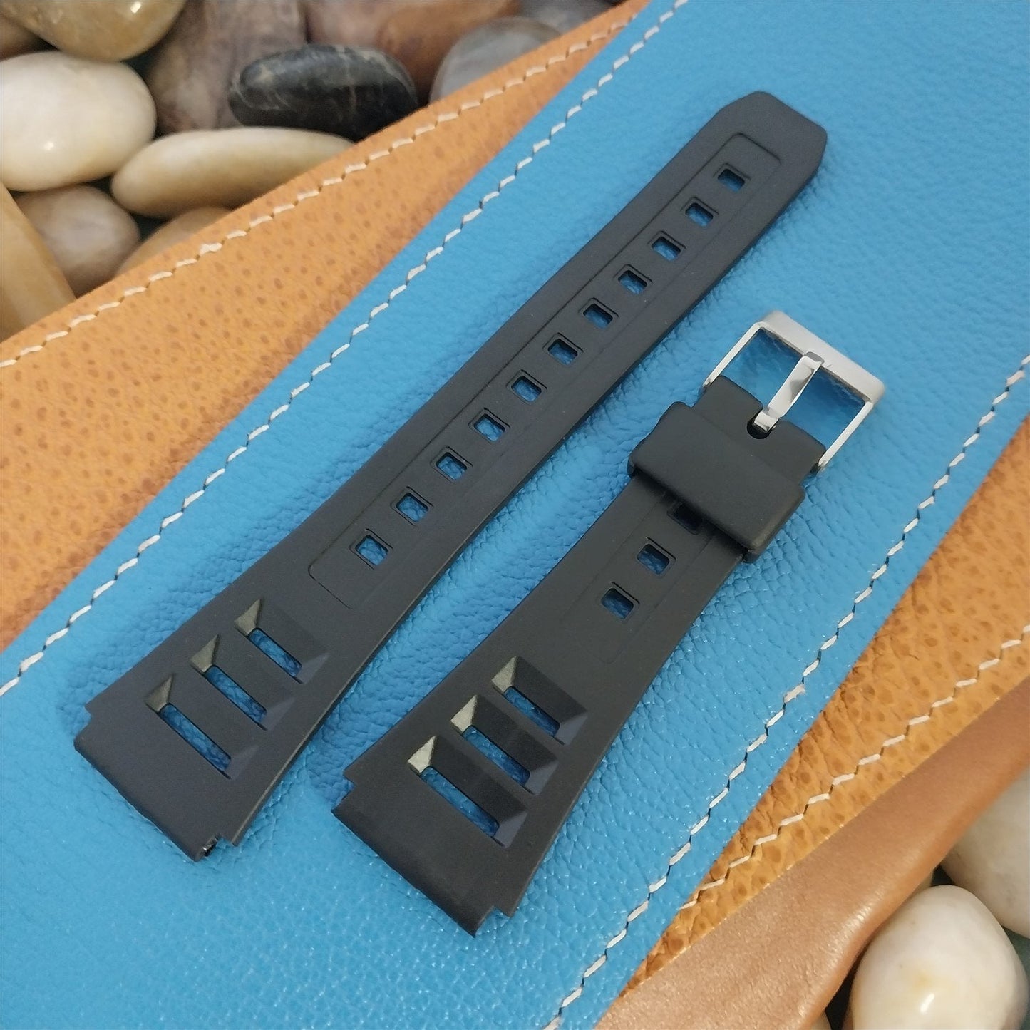 19mm Flared to 23mm Classic LCD Unused Old-Stock nos Vintage Watch Band