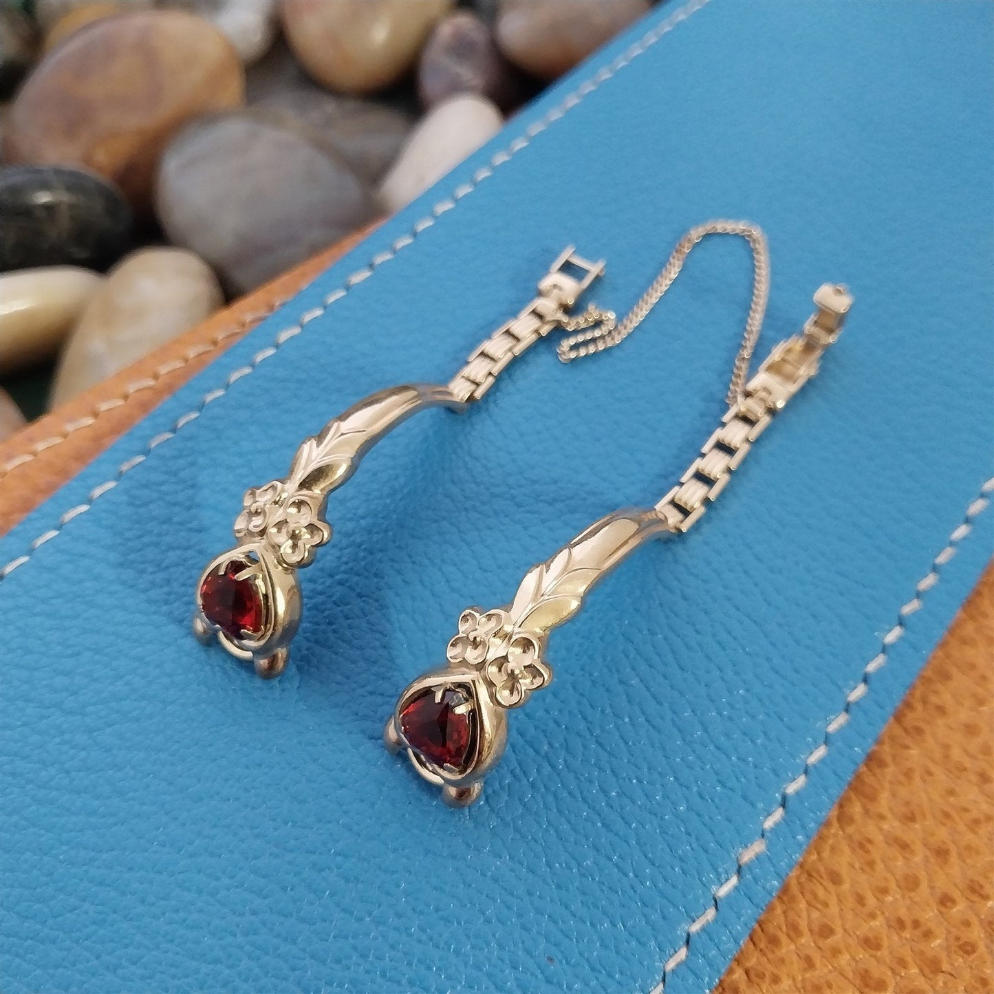 Ladies 1950s Yellow Gold-Fill Kreisler Red Glass Hearts Vintage Watch Band