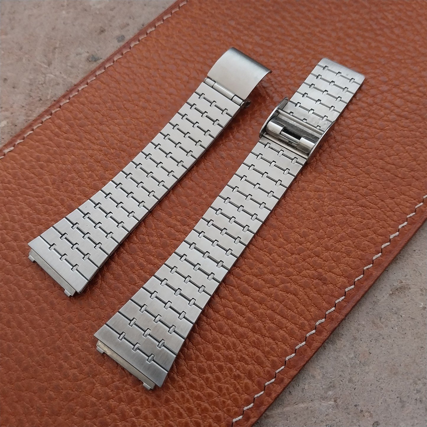 Vintage 2-Piece Stainless Steel 18mm Flared nos lcd quartz nos Unused Watch Band