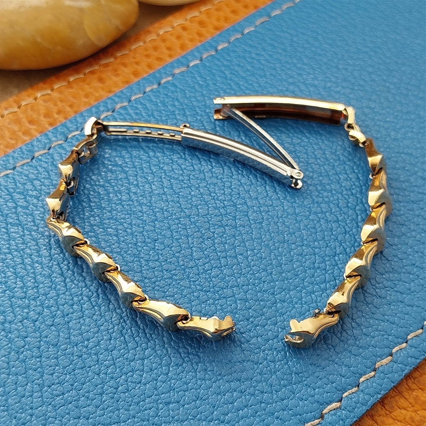 1940s Vintage Peerless USA 10k Yellow Gold R.G.P. Ladies Cocktail Watch Bracelet