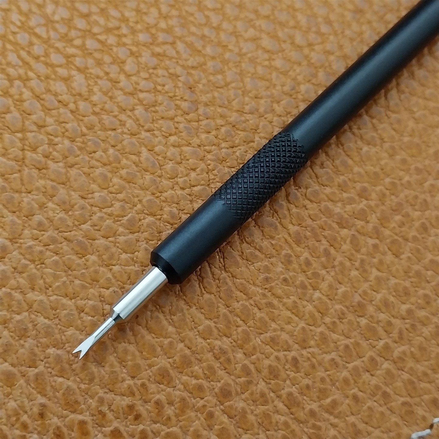 5.25" Black Anodized Aluminum Spring Bar Tool