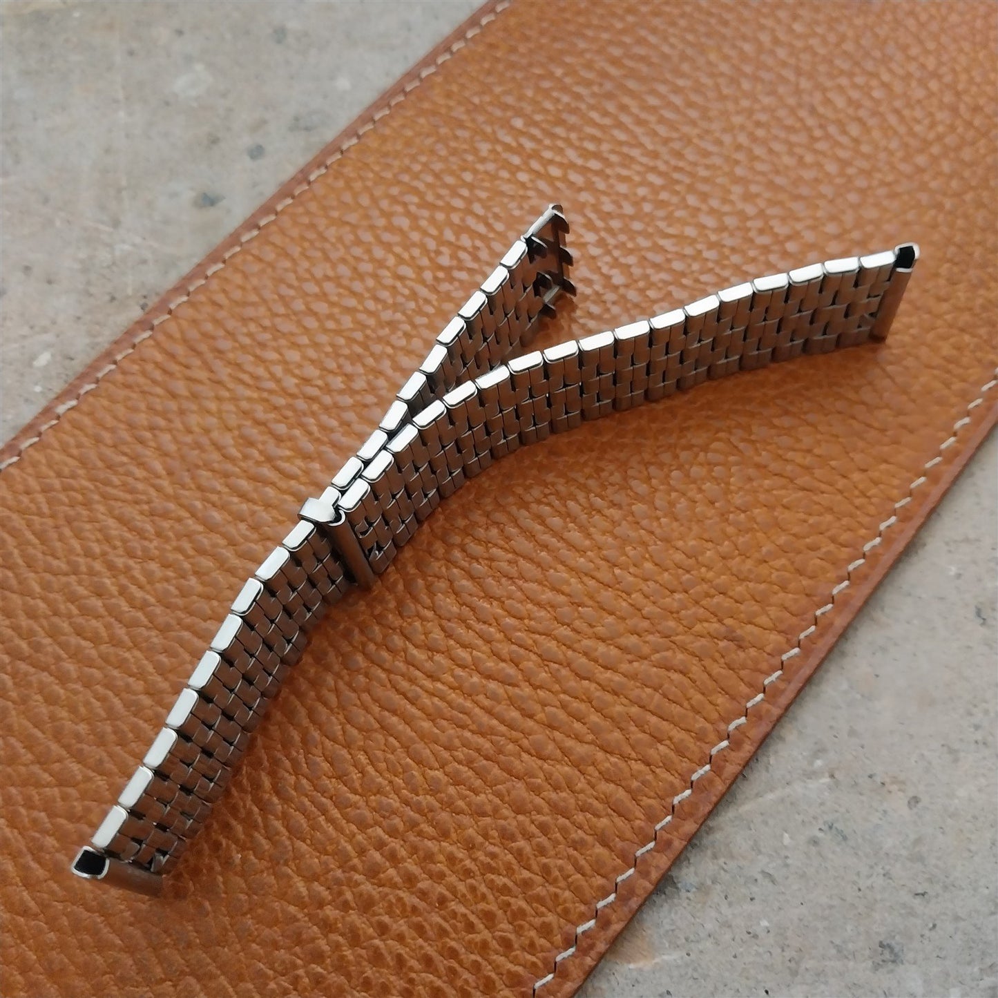 Vintage 19mm Stainless Steel Stretch Overlap Unused nos Classic Watch Band