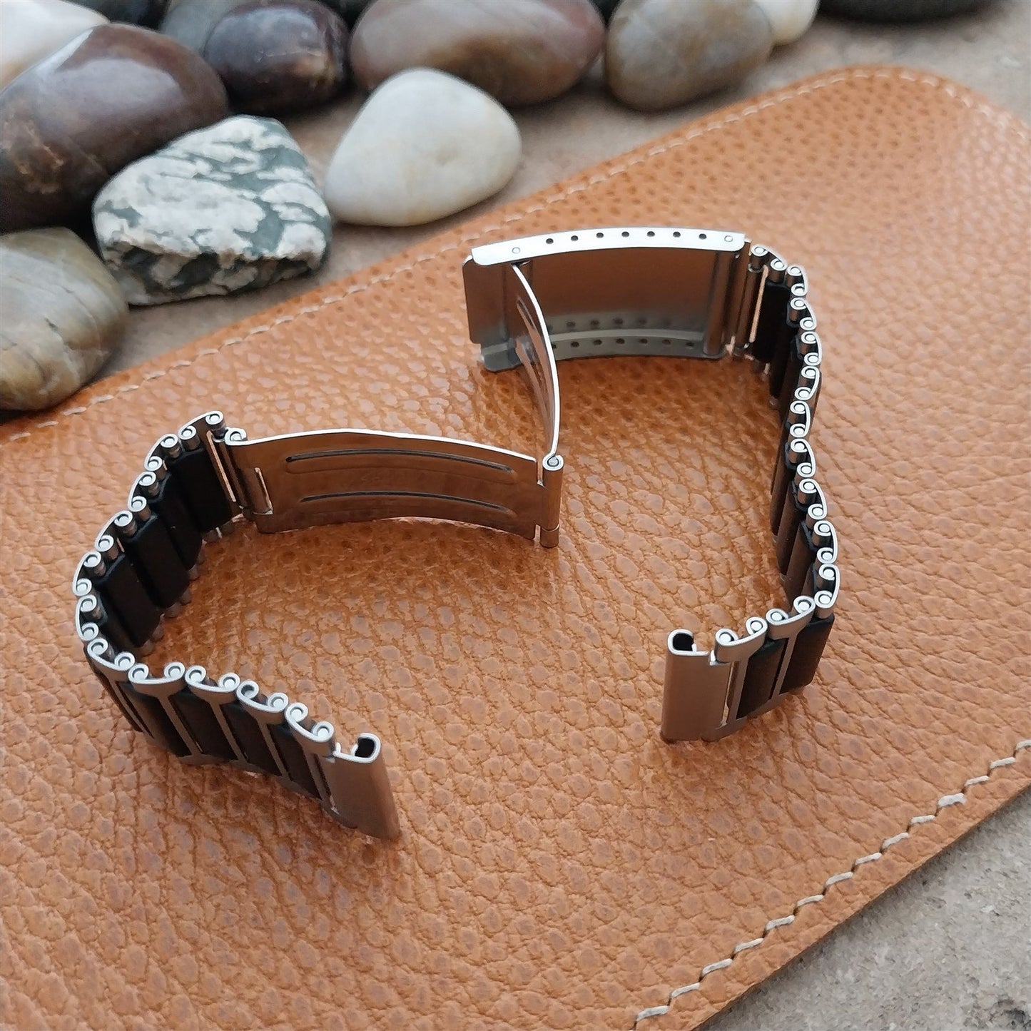 18mm Black & Stainless Steel Speidel Flared Unused nos Vintage Watch Band