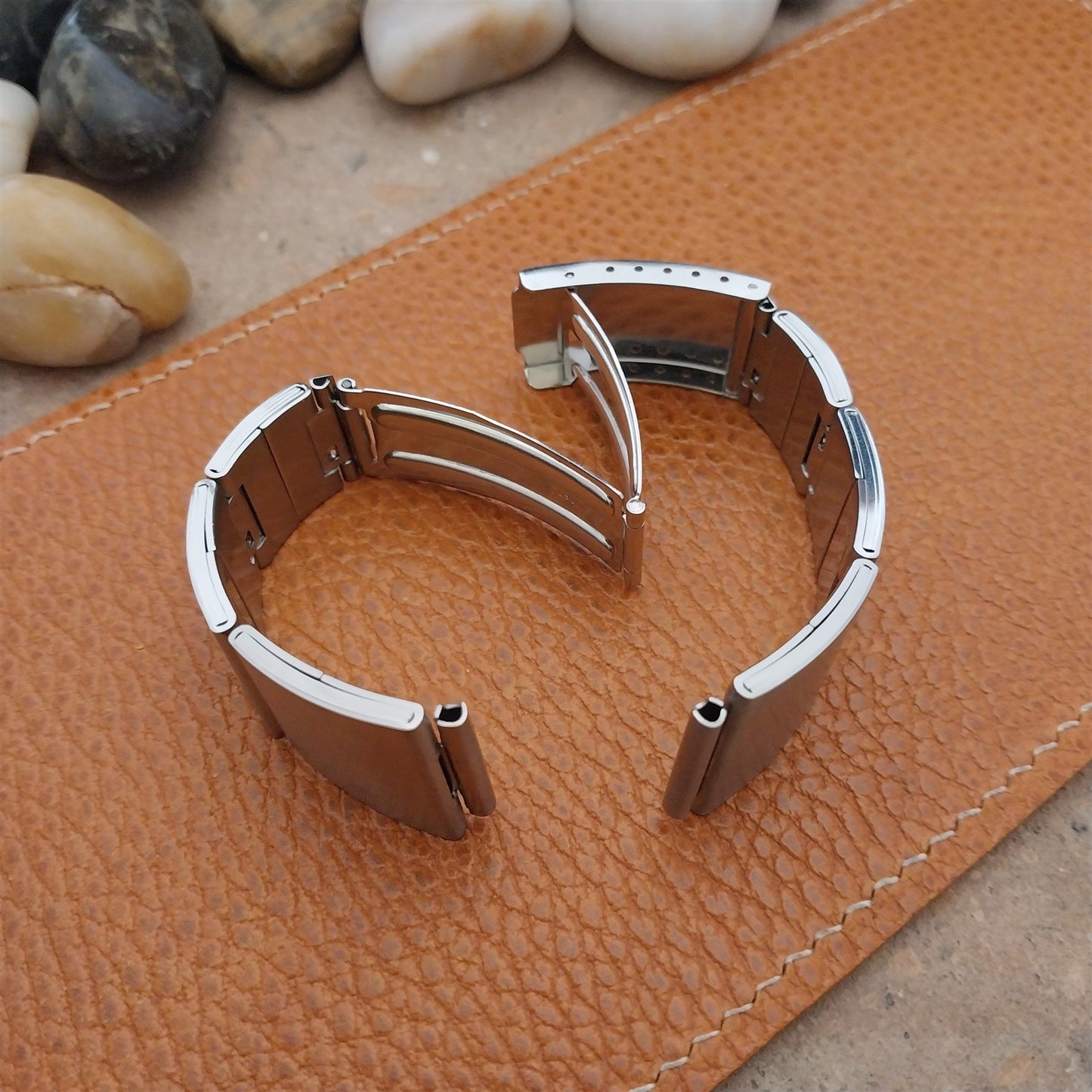 19mm Stainless Steel Bear Japan Classic Flared 1970s Unused Vintage Watch Band