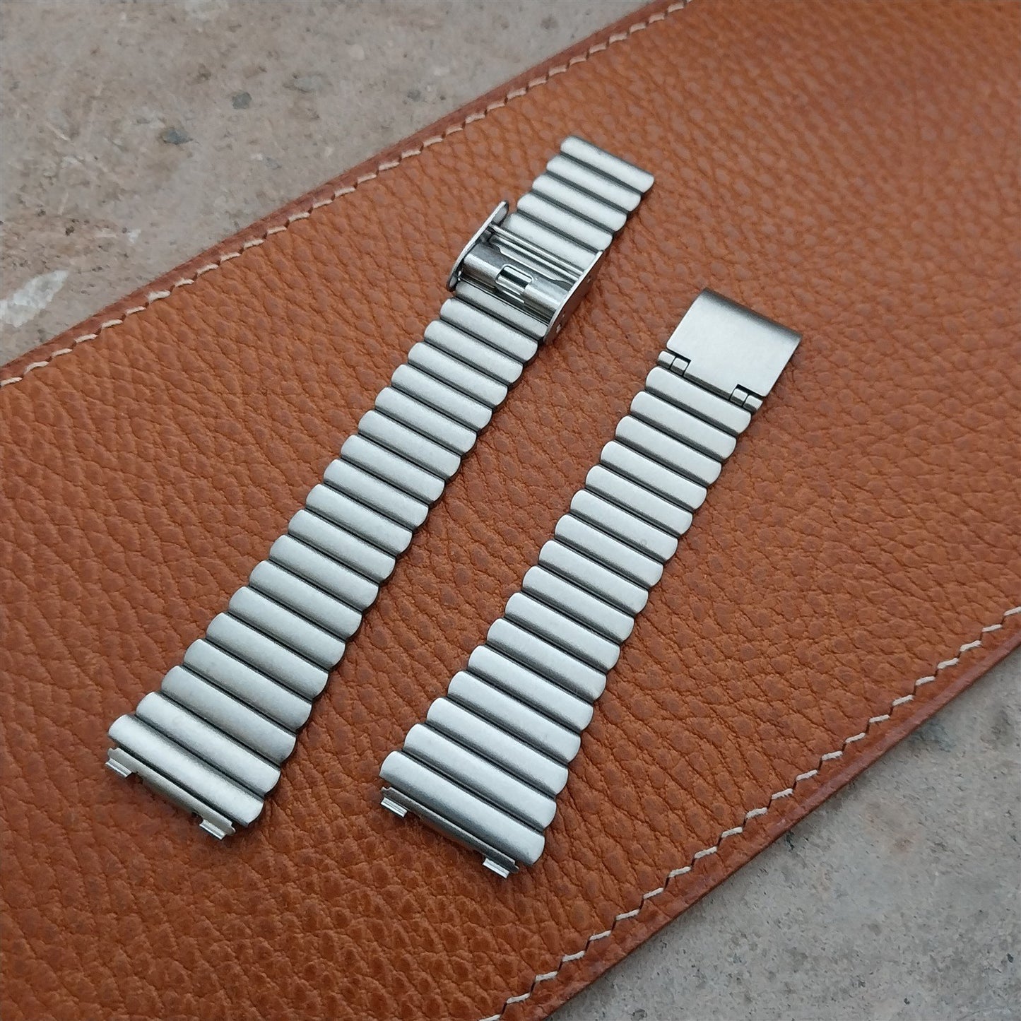 Vintage Special Fit 2-Piece Stainless Steel 18mm nos Unused Classic Watch Band