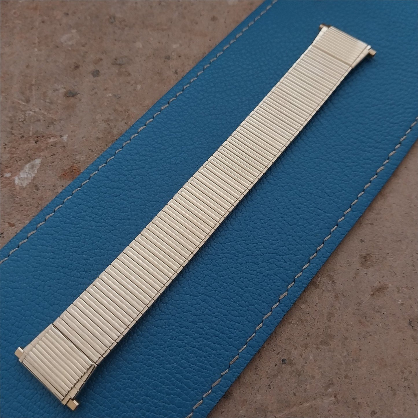 Speidel Gold-Tone Flared Thinline 18mm 19mm 20mm NOS Vintage Watch Band