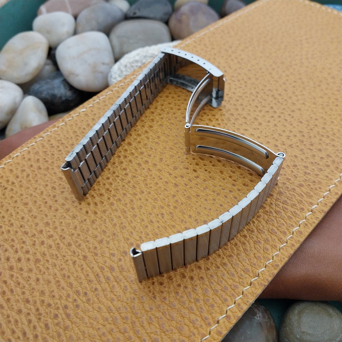 Vintage 18mm Stainless Steel LED LCD Bear NOS Unused Classic 1970s Watch Band