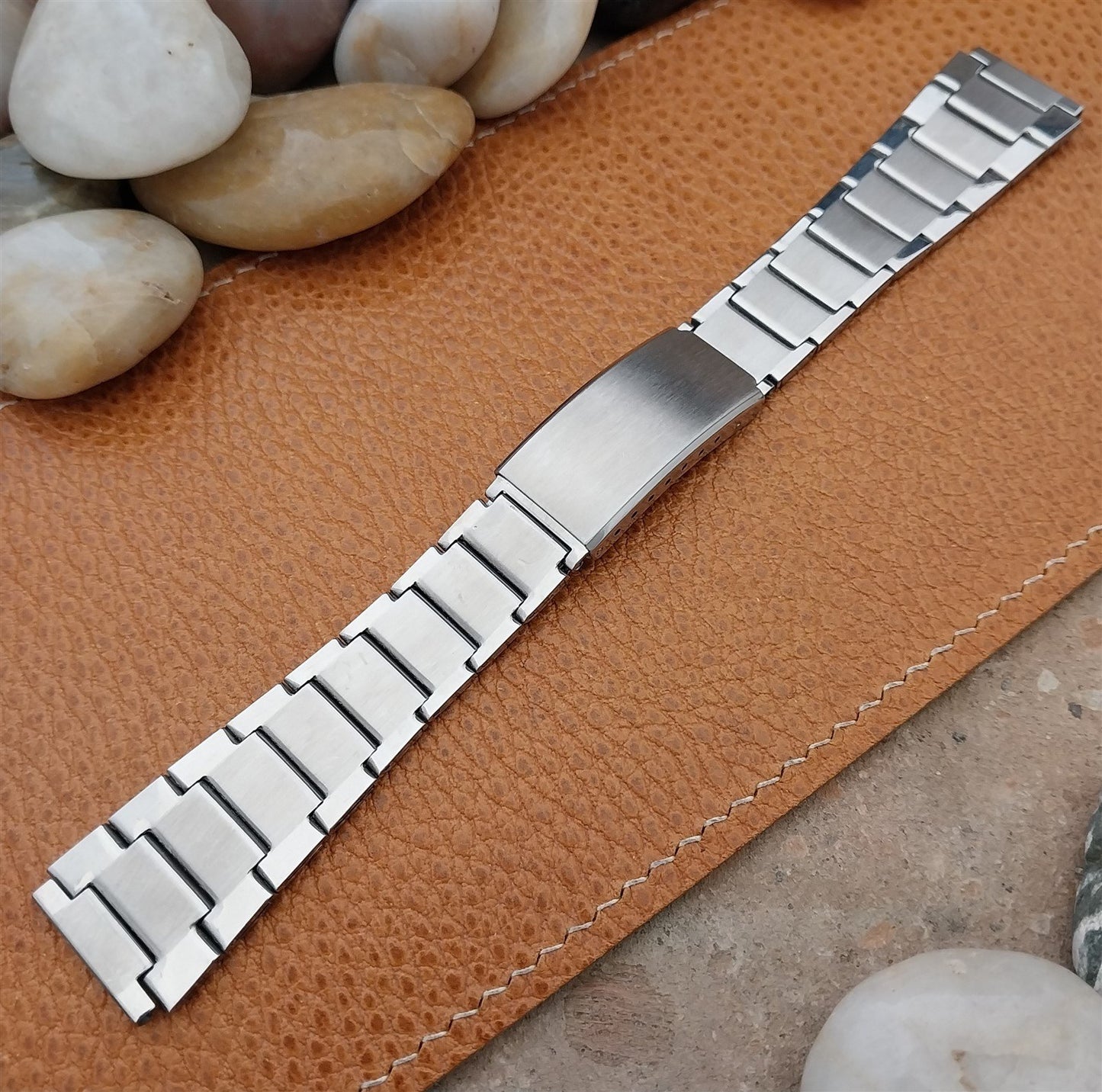 Vintage 19mm Stainless Steel 1970s Old-Stock Flared Classic Unused Watch Band