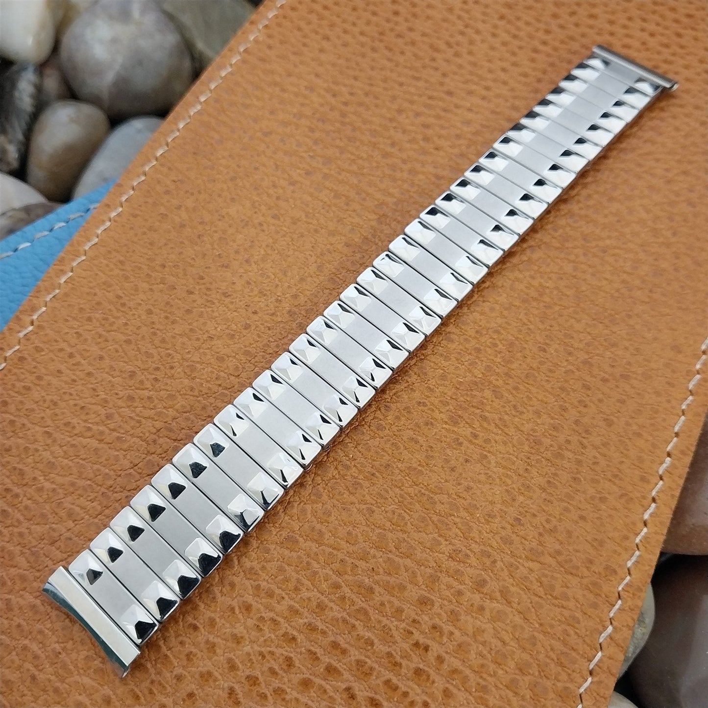 Vintage 17.2mm Classic Stainless Steel Stretch 1960s-1970s Unused nos Watch Band