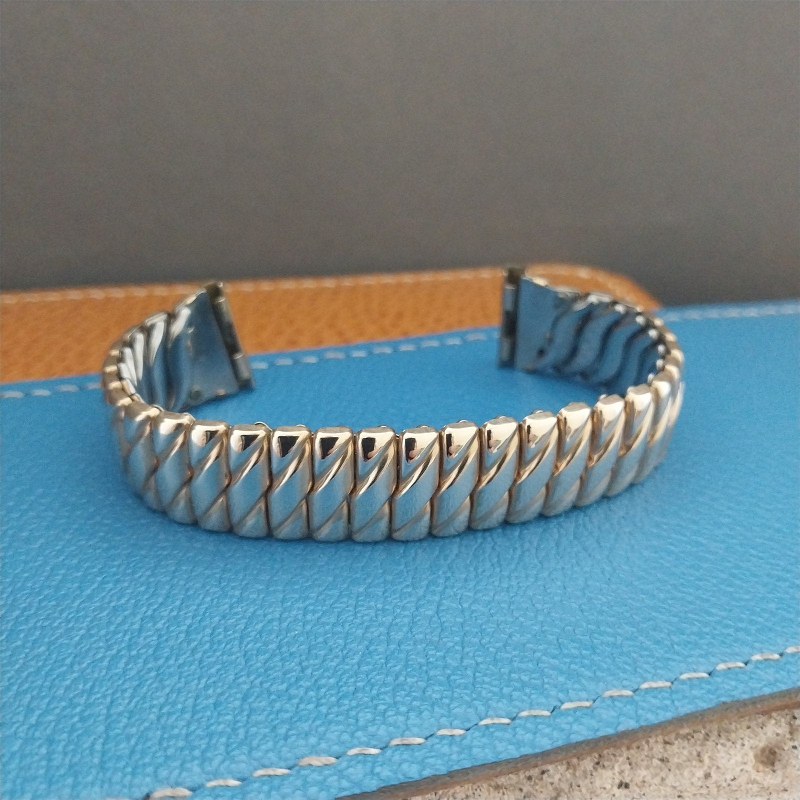 Vintage 5/8" Gold-Filled Stonewall Classic Scissor-Expansion 1940s Watch Band