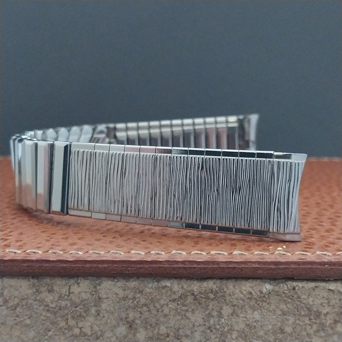 17.2mm Drema Bark-Texture Stainless Steel Unused 1960s Vintage Watch Band
