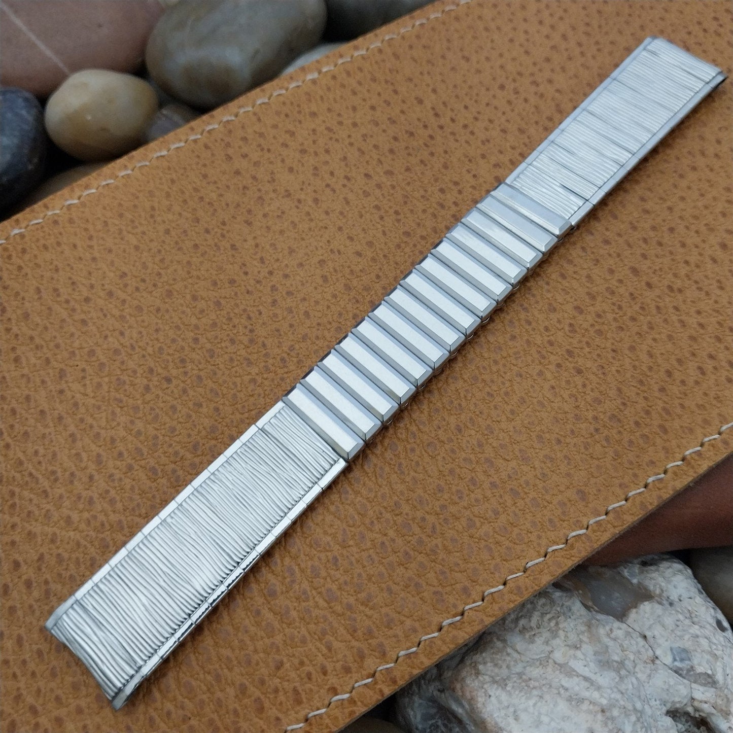 17.2mm Drema Bark-Texture Stainless Steel Unused 1960s Vintage Watch Band