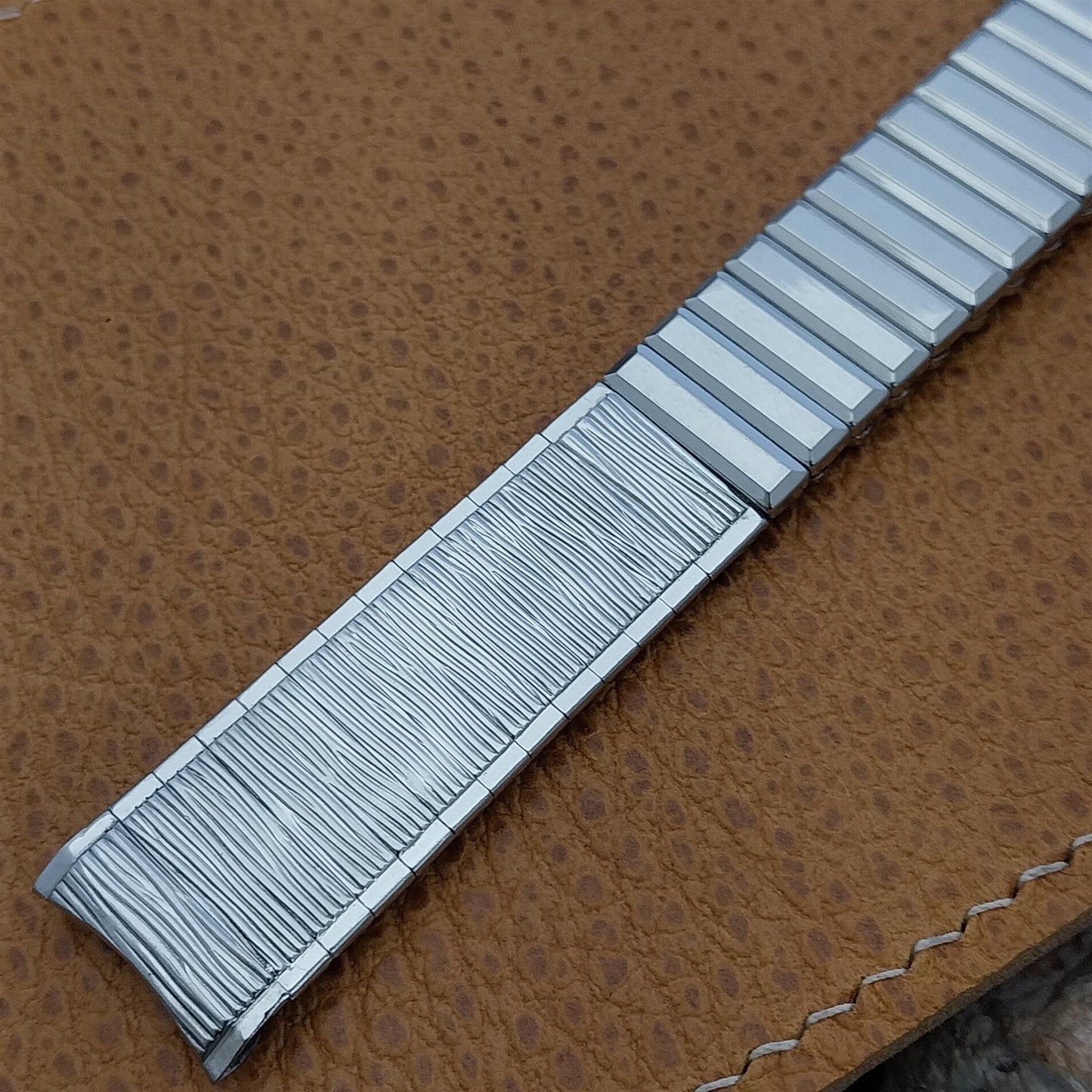 17.2mm Drema Bark-Texture Stainless Steel Unused 1960s Vintage Watch Band