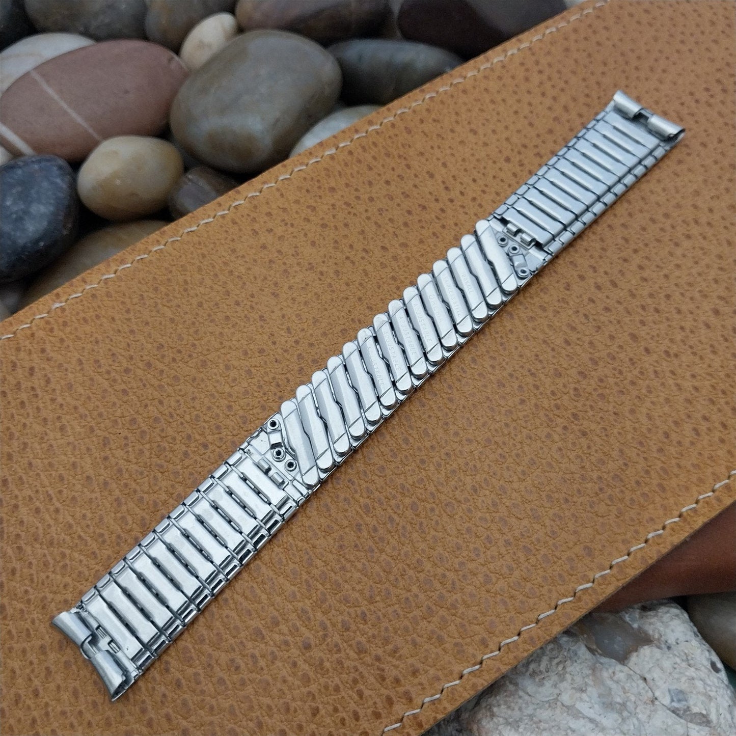 17.2mm Drema Bark-Texture Stainless Steel Unused 1960s Vintage Watch Band