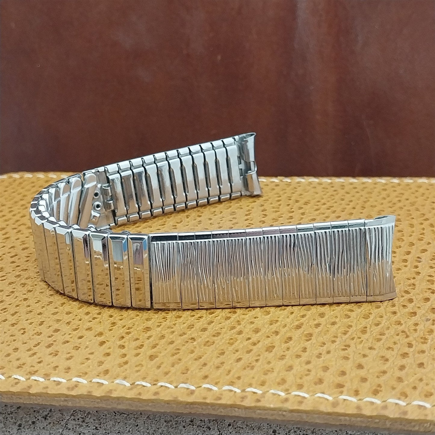 17.2mm Drema Bark-Texture Stainless Steel Unused 1960s Vintage Watch Band